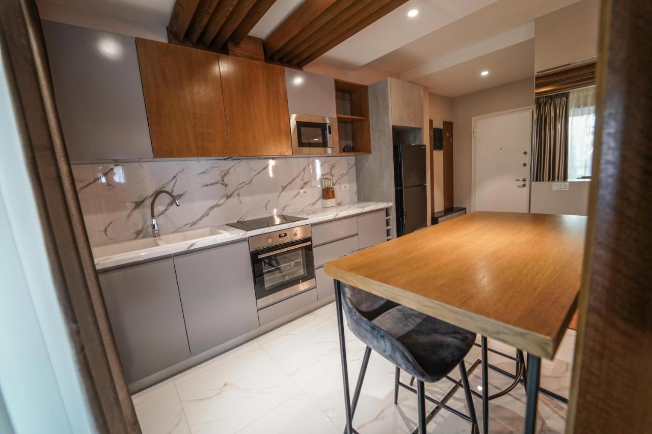Haris Luxury Apartment No.4 Tirana Exteriör bild